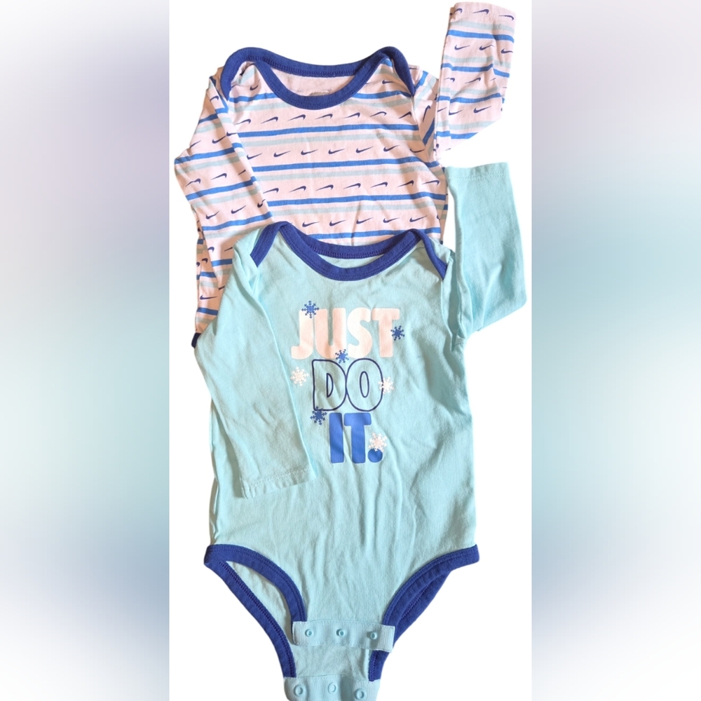 Nike Infants 2pc Long Sleeve Bodysuit/ Onesie Set Aqua and White